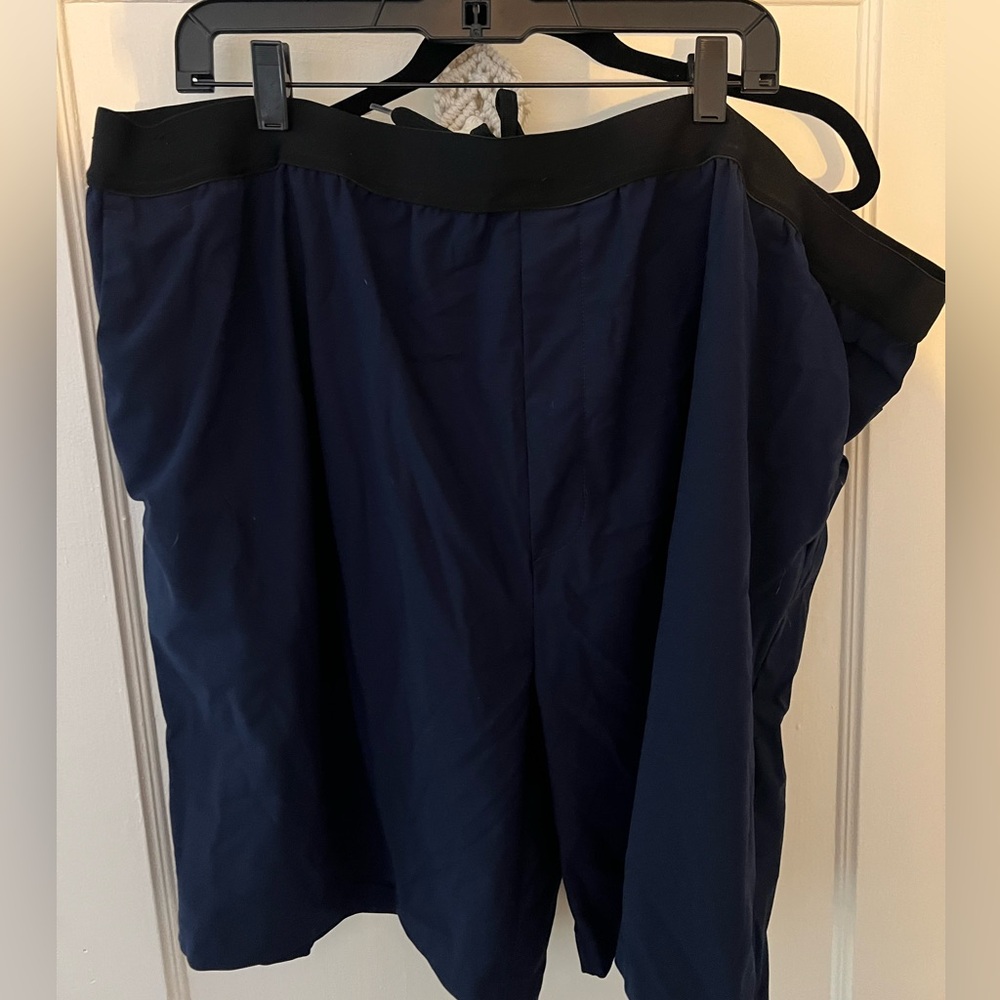 BIG AND TALL Commuter Shorts.